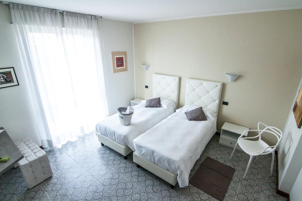 Hotel Le Vigne Di Corvino Casteggio Zewnętrze zdjęcie