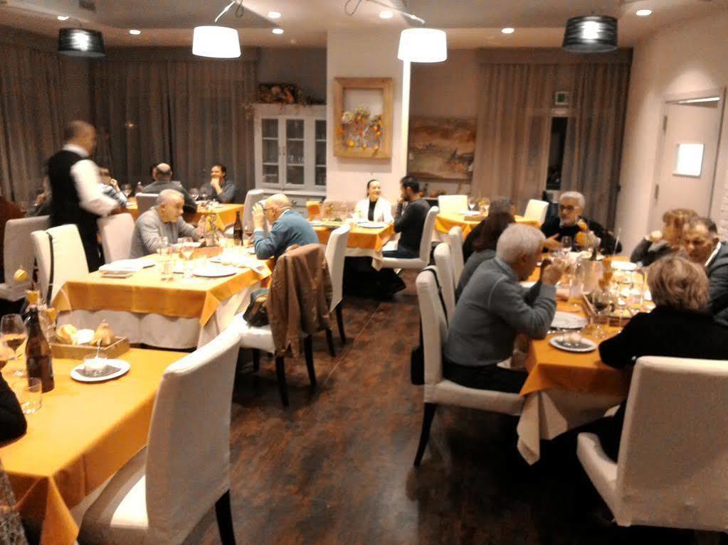 Hotel Le Vigne Di Corvino Casteggio Zewnętrze zdjęcie