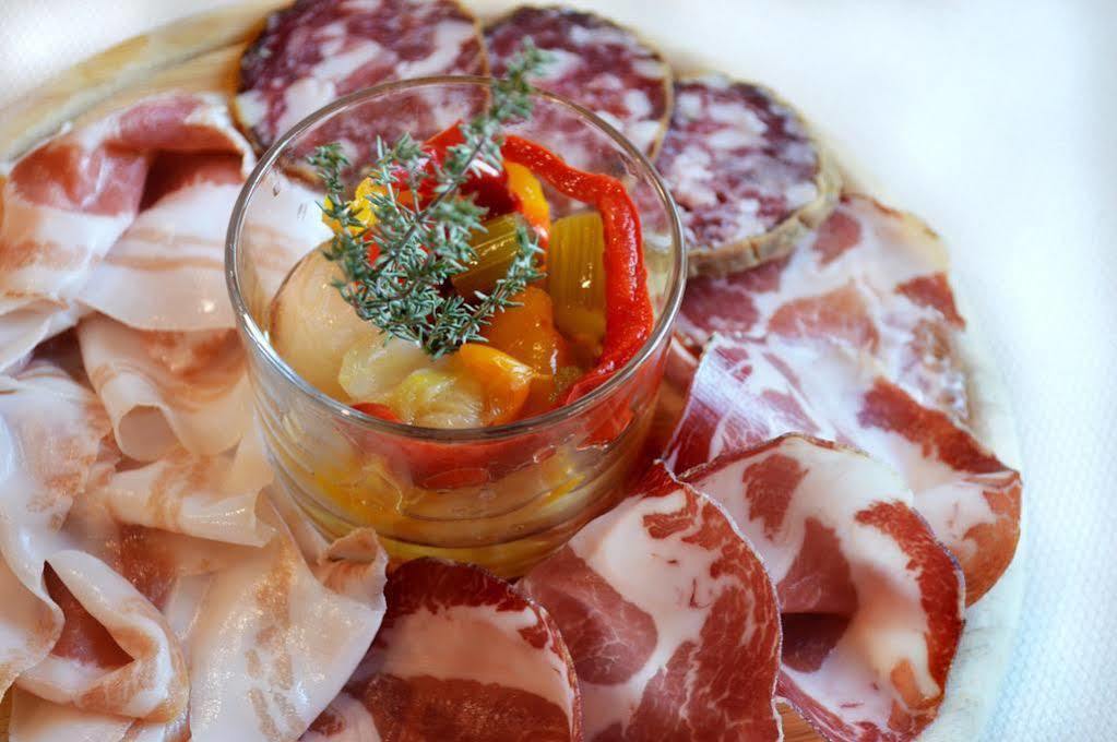Hotel Le Vigne Di Corvino Casteggio Zewnętrze zdjęcie
