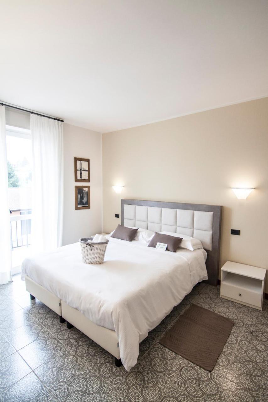 Hotel Le Vigne Di Corvino Casteggio Zewnętrze zdjęcie